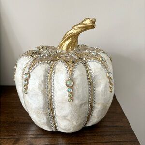 🤍🎃 Shabby Chic Embellished Capiz Shell White Pumpkin